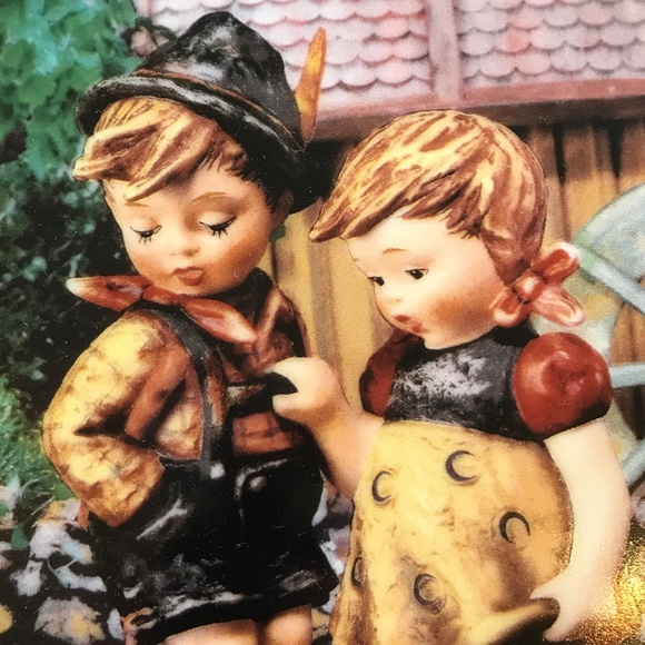 M.J. HUMMEL Plate Decor Hello Down There Danbury Mint  8” Round - Picture 3 of 8